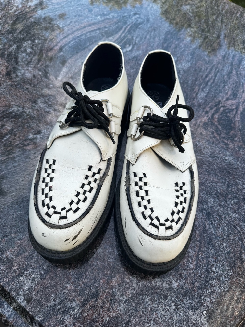 TUK Men's White Leather Lace-Up Weave Detail Shoes